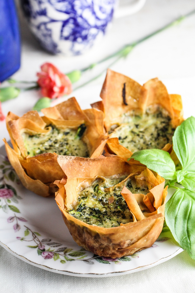 A Weekend with Friends // Zucchini-Pesto Mini Quiches in Phyllo Cups