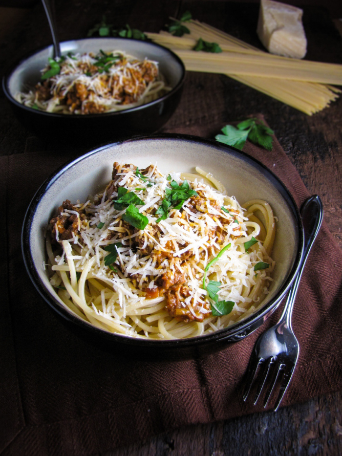 Cookbook Review: La Cucina Italiana and Classic Spaghetti Bolognese