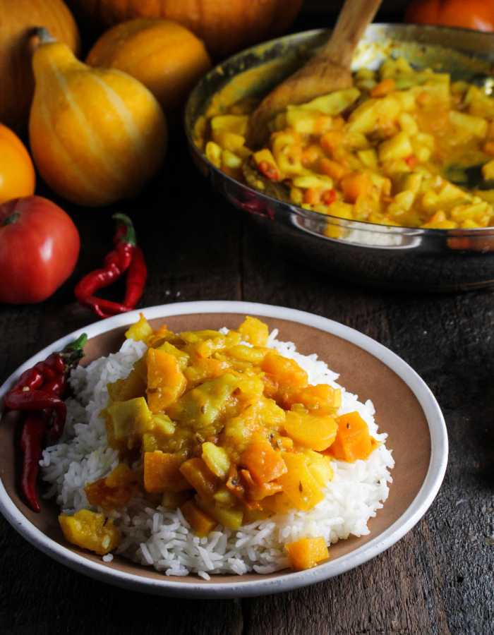 Cooking from the Garden // Bangladeshi Yellow Pumpkin Curry