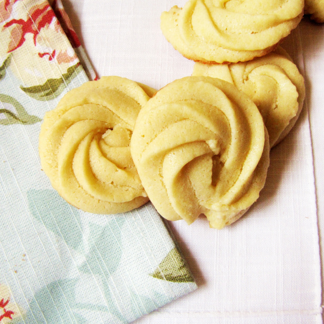 Lemon-Cream Sandwich Cookies
