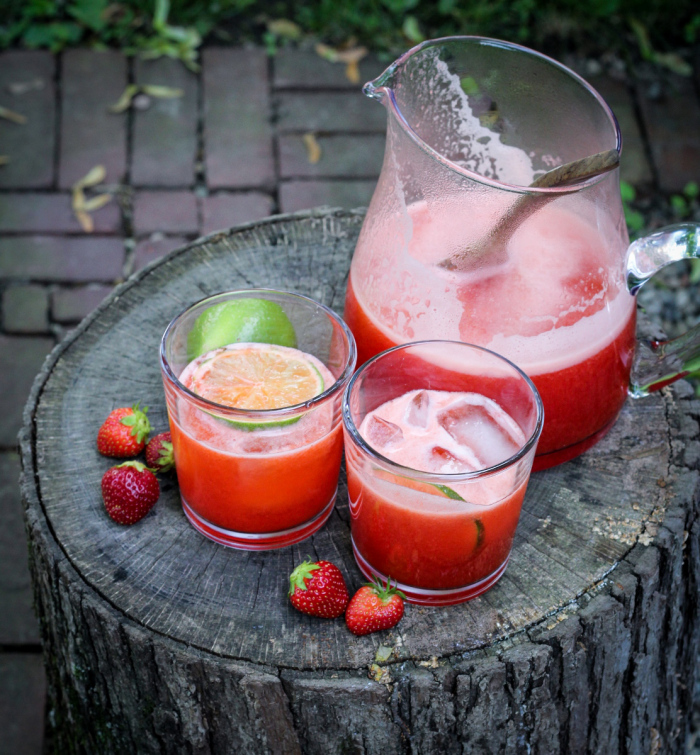 Summer Bucket List // Strawberry-Lime Agua Fresca