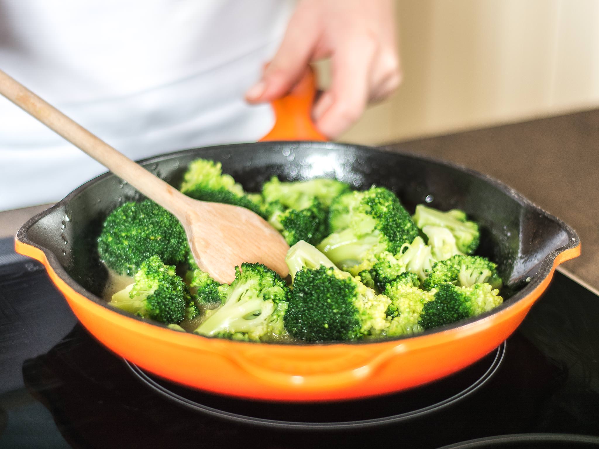 Halibut in thyme milk with broccoli