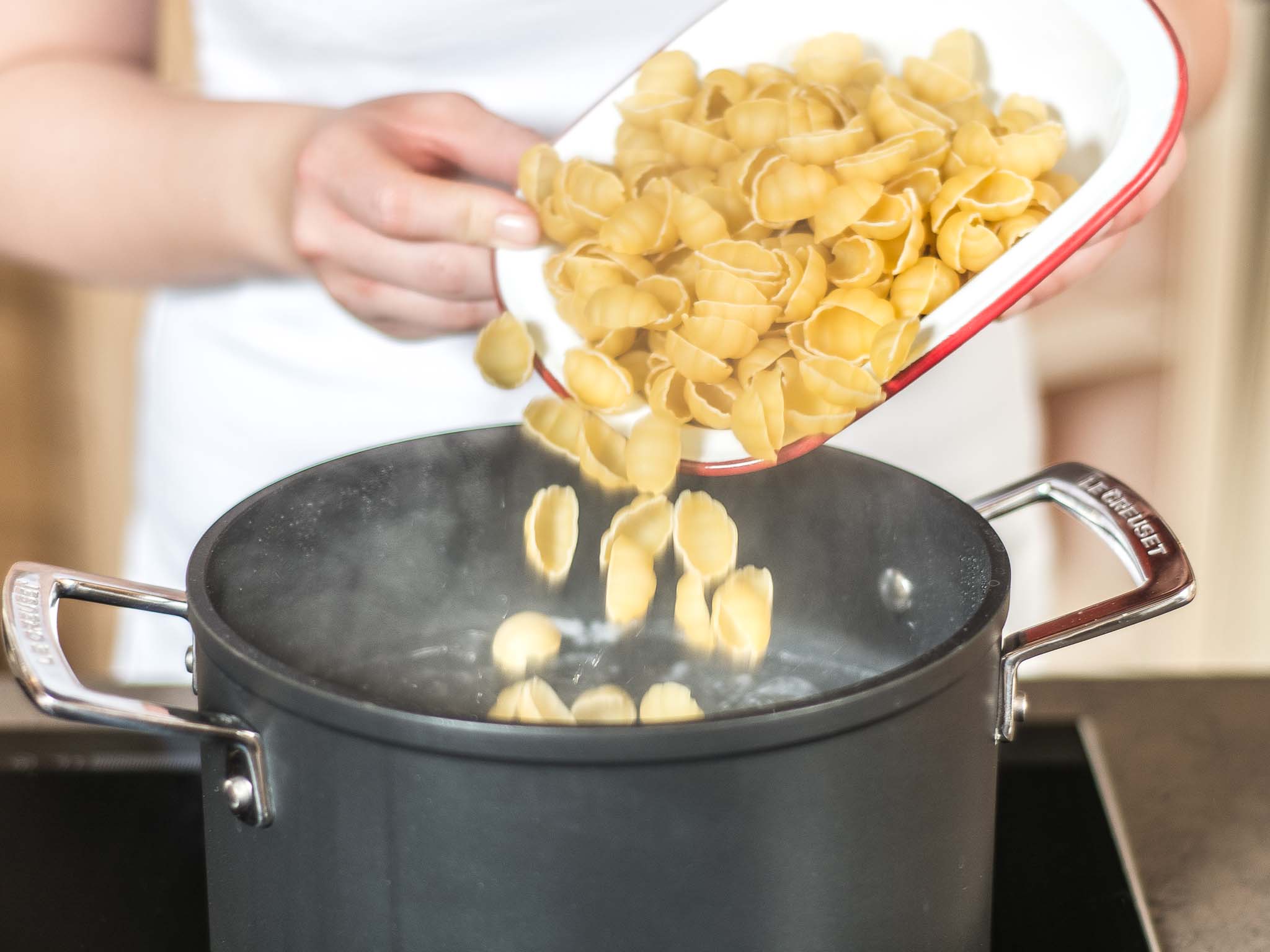 Mediterranean pasta with pimientos