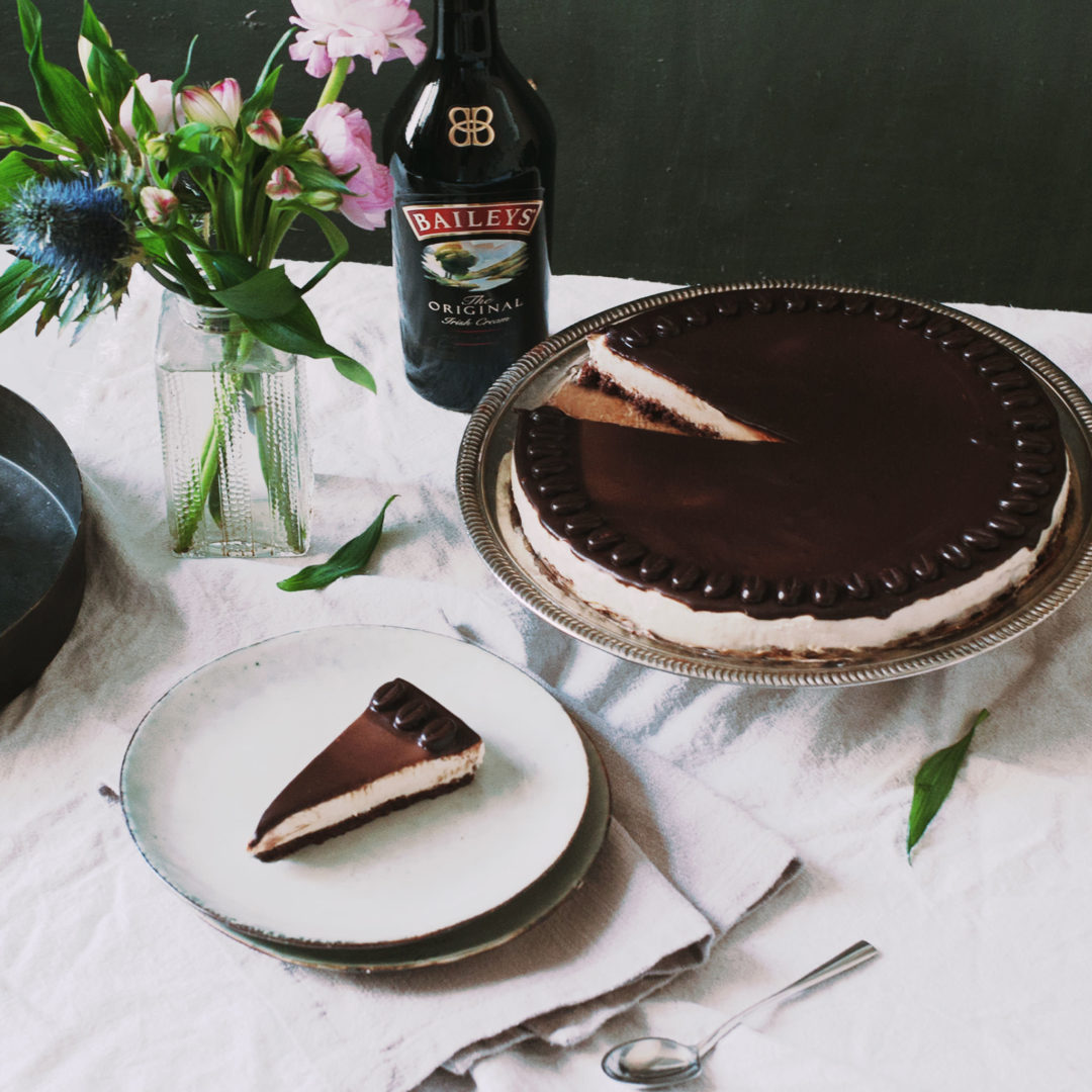 No-bake coffee cheesecake