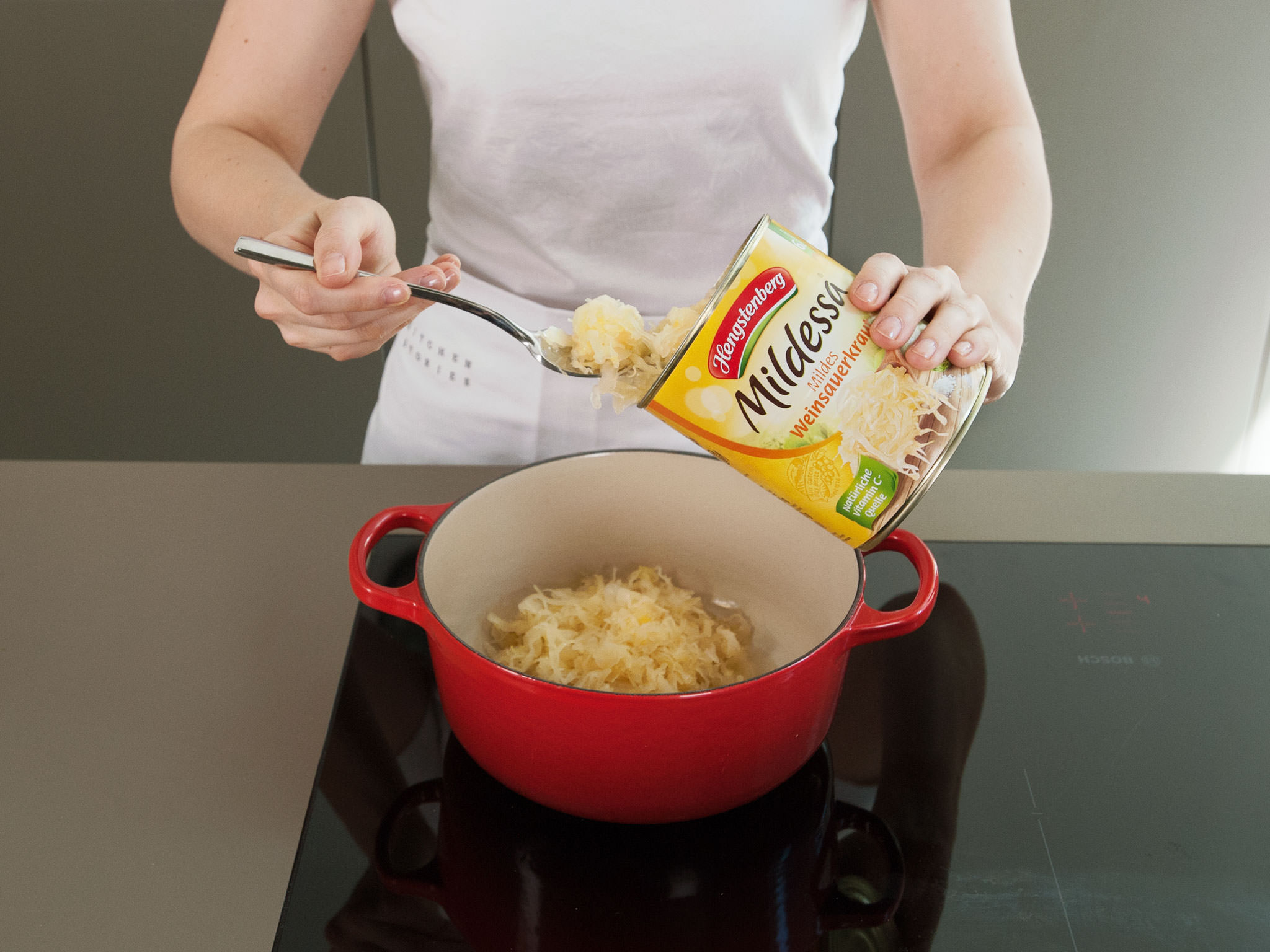 Nürnberger bratwursts with sauerkraut and mashed potatoes