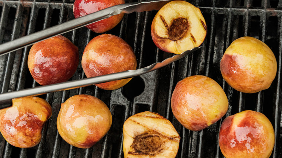 Simplest Grilled Peaches