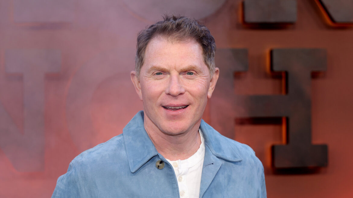 Bobby Flay Follows This 4-Minute Rule For The Ultimate Porterhouse Steak Bobby Flay Follows This 4-Minute Rule For The Ultimate Porterhouse Steak