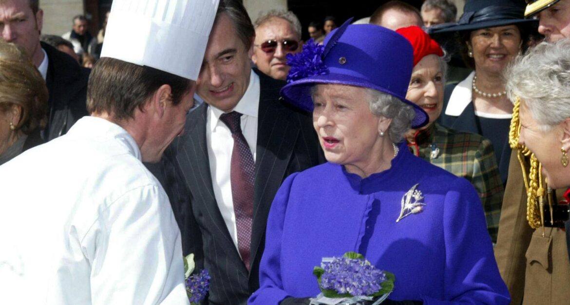 Chef Reveals One Innocent Trick Staff Would Play on Queen Elizabeth Chef Reveals One Innocent Trick Staff Would Play on Queen Elizabeth