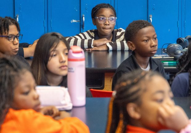 Students in Rita Leary's science class listen to a Pilot Light food education lesson about bees at Ashburn Elementary School on Sept. 17, 2026. (Arthur Maiorella/Chicago Tribune)