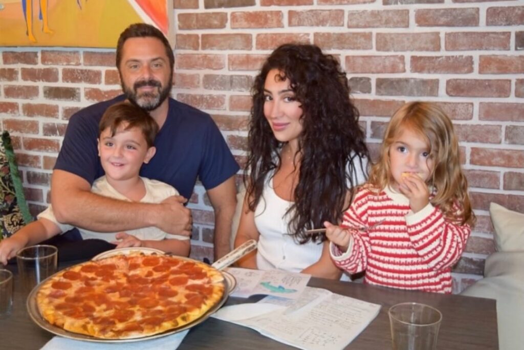 PMQ Patrol: Dishwashers Grow into Chefs at This NY-Style Mom-and-Pop Pizza Shop PMQ Patrol: Dishwashers Grow into Chefs at This NY-Style Mom-and-Pop Pizza Shop