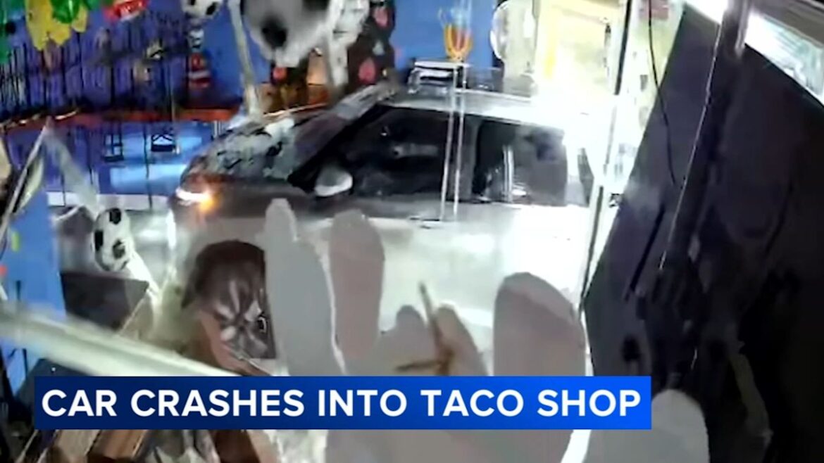 Driver crashes into South Philadelphia restaurant