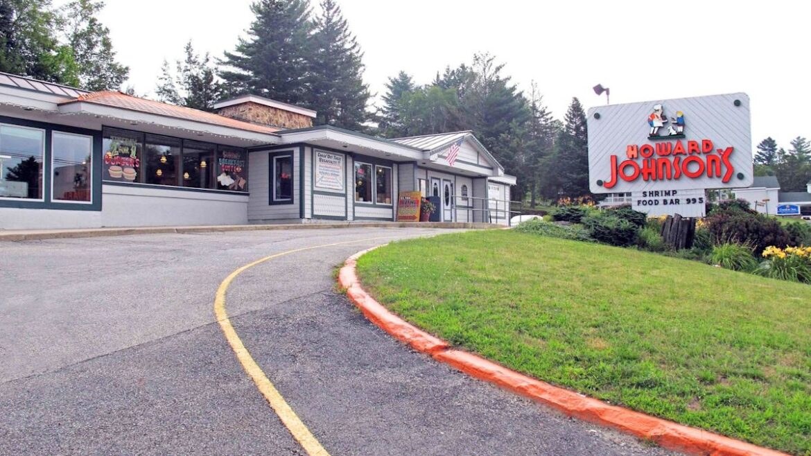 13 Restaurant Chains Americans Loved That Faded Away