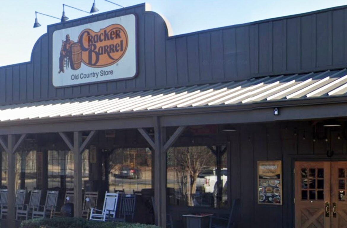 Cracker Barrel disrupted after server is pepper-sprayed, punched at Grovetown restaurant Cracker Barrel disrupted after server is pepper-sprayed, punched at Grovetown restaurant