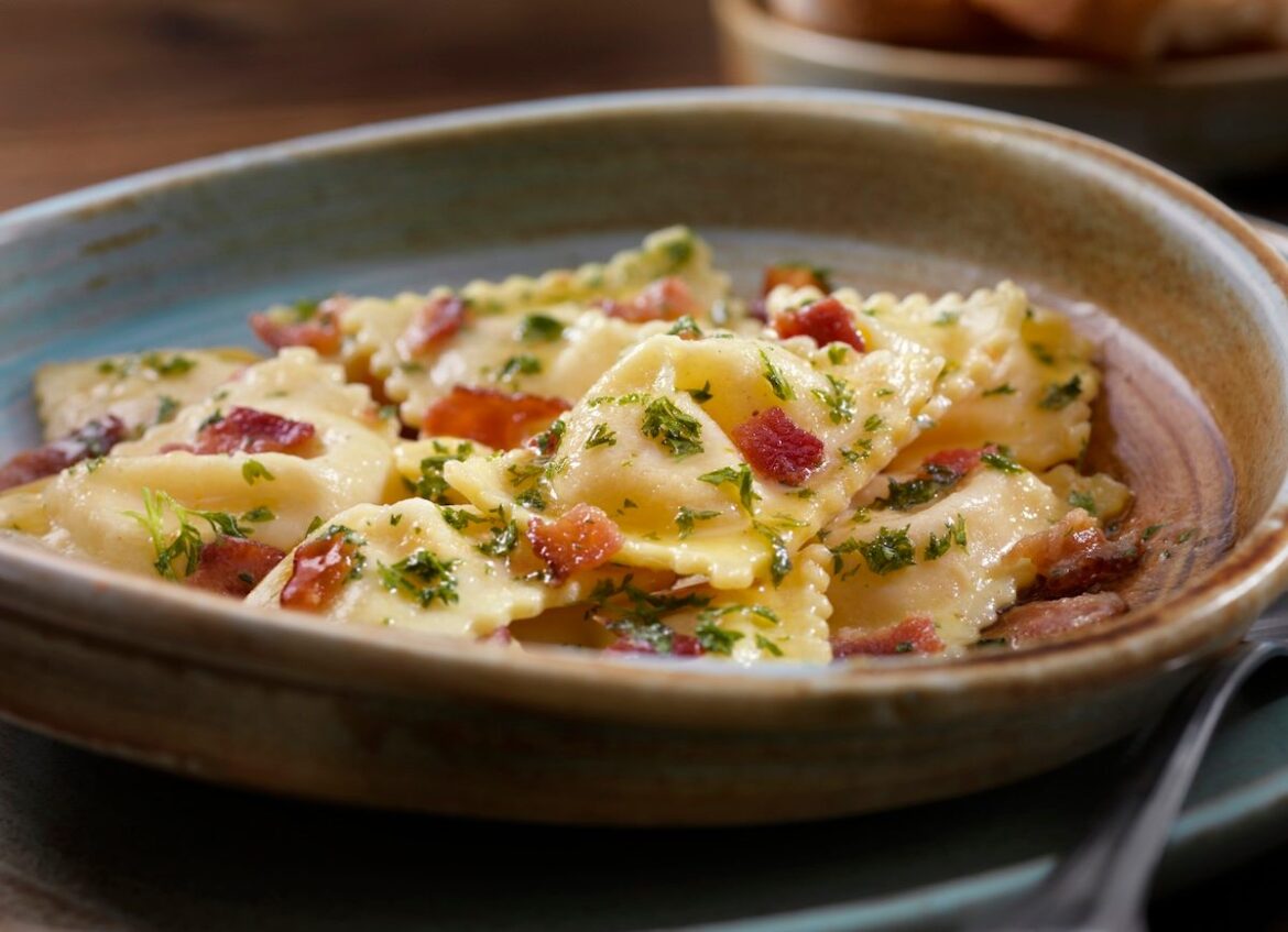 5 Italian Chains With the Best Ravioli and Garlic Bread, According to Diners — Eat This Not That 5 Italian Chains With the Best Ravioli and Garlic Bread, According to Diners — Eat This Not That