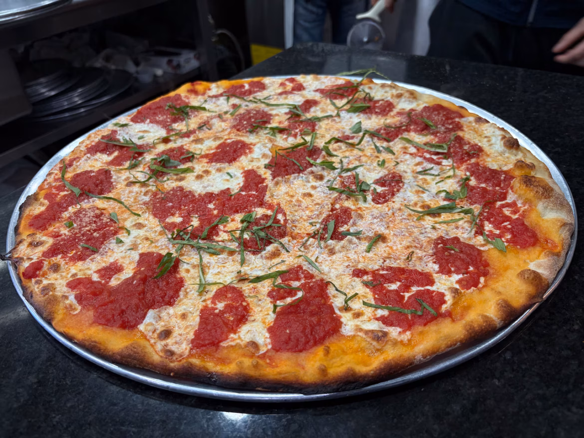 The new Nunzio’s? Growing pizzeria has old-school Staten Island appeal La Vera