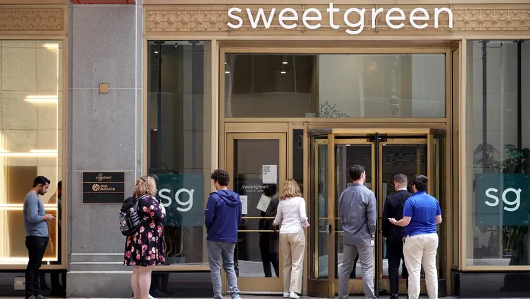 Sweetgreen raises top manager pay to $200K Sweetgreen raises top manager pay to $200K