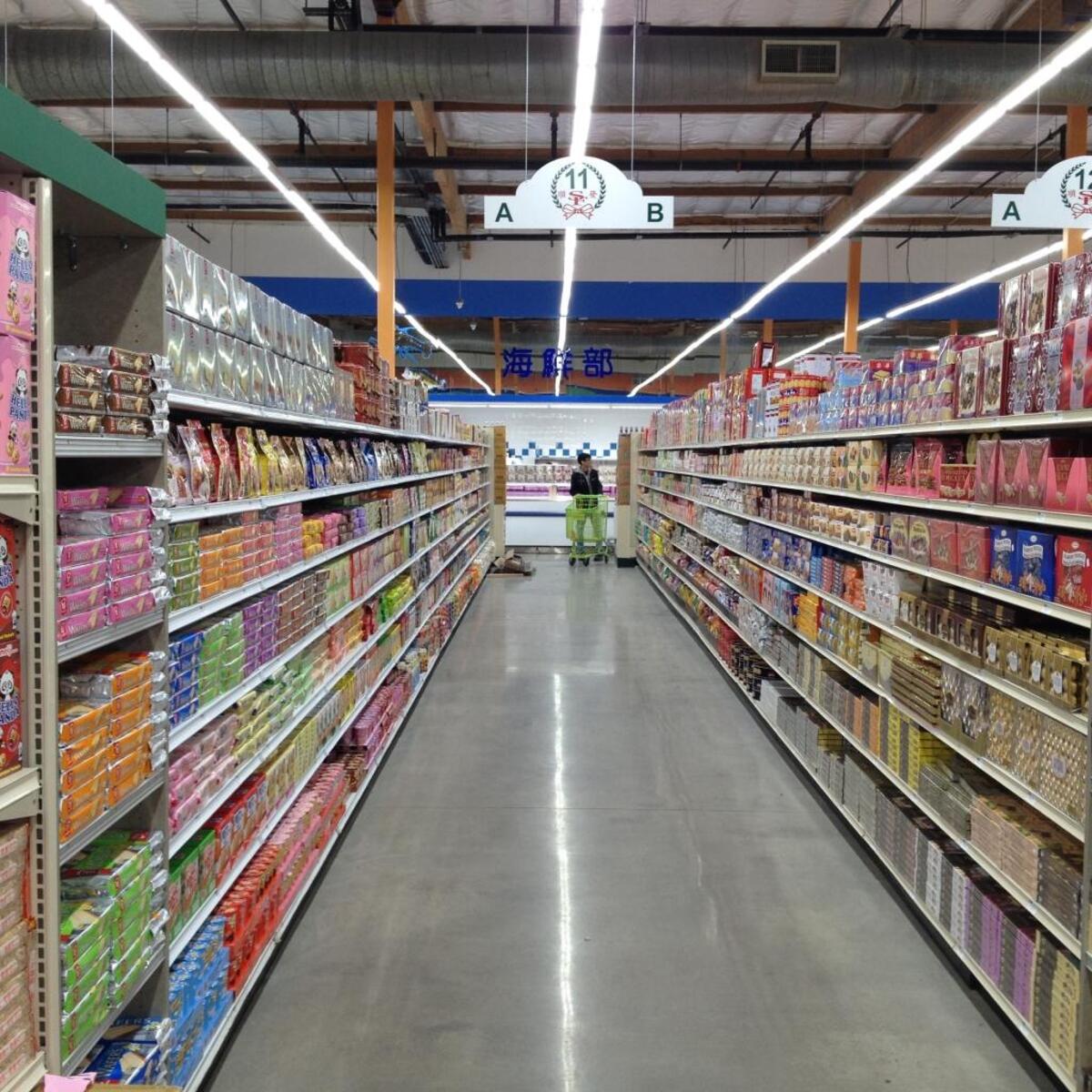 SF Supermarket opens in Fresno on April 8.