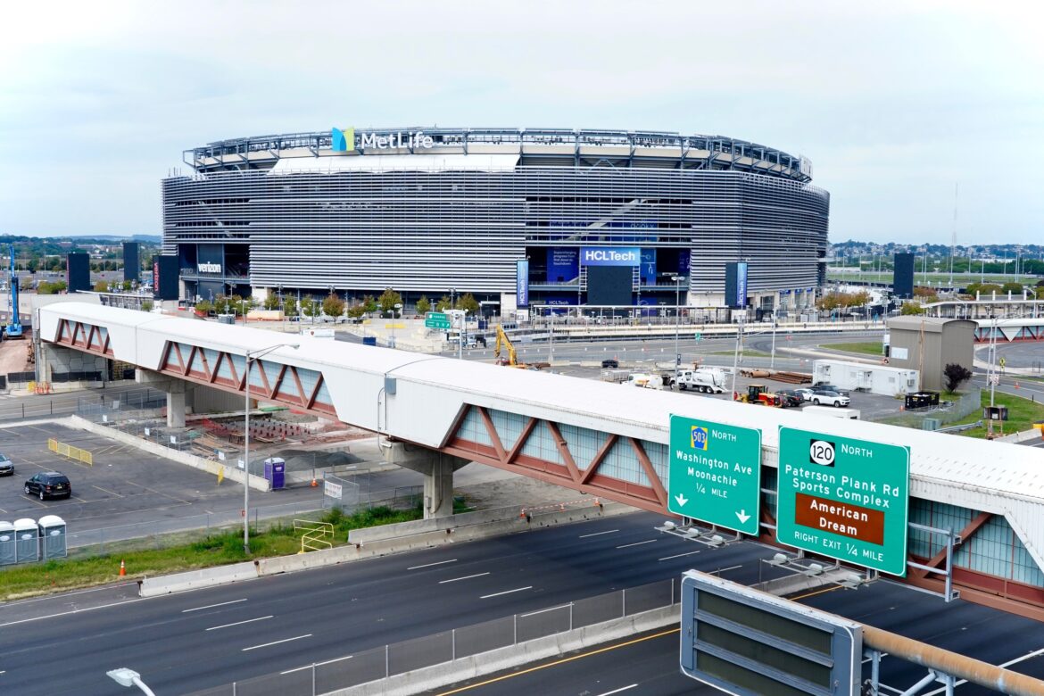 NYC Restaurants to Offer $26 Dining Deals During the World Cup Loading animation