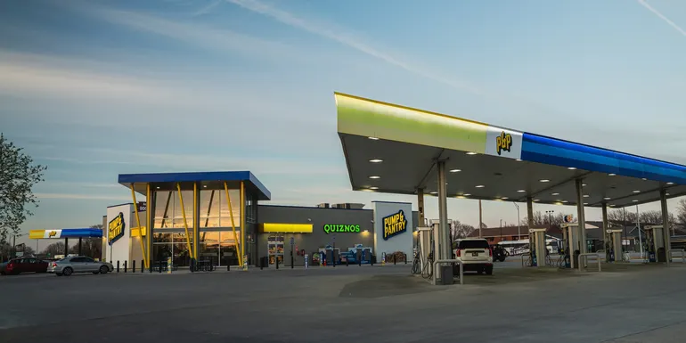 Hy-Vee sells 21 convenience stores Hy-Vee sells 21 convenience stores