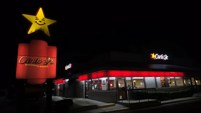 Carl’s Jr franchisee says California’s $20 minimum wage led to bankruptcy Carl’s Jr franchisee says California’s $20 minimum wage led to bankruptcy