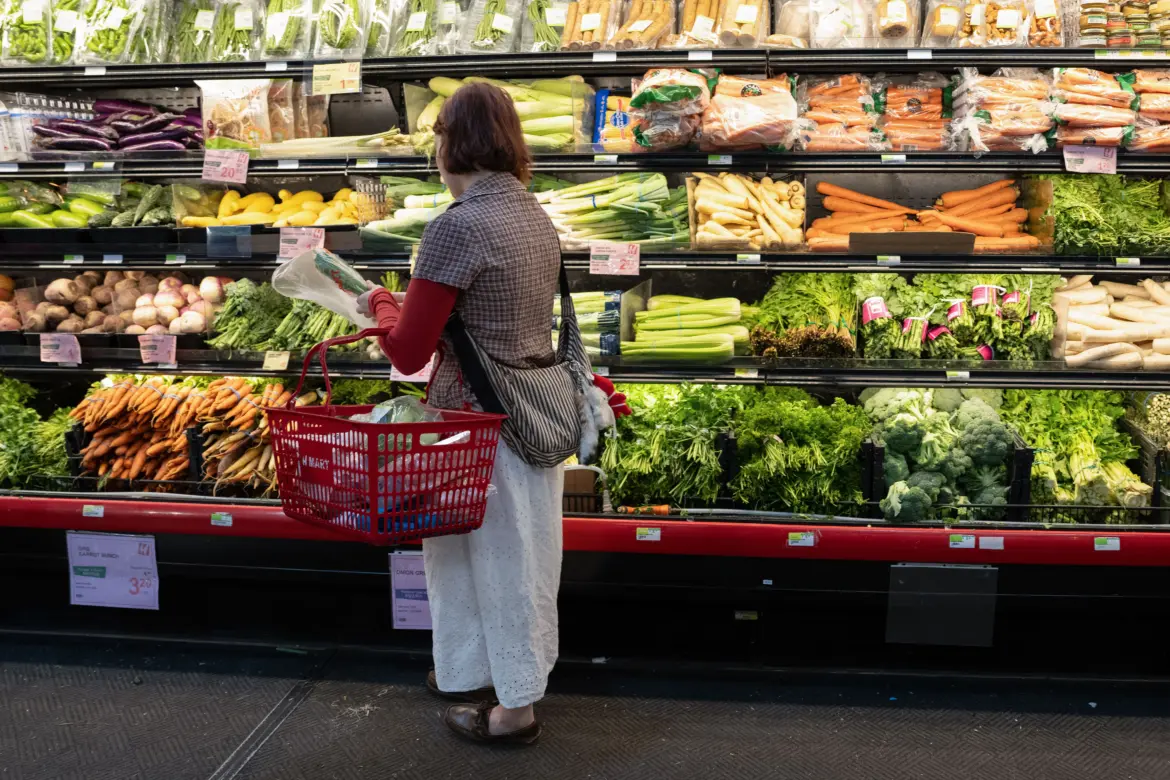 Grocery talk speaks volumes about price of everyday life Grocery talk speaks volumes about price of everyday life