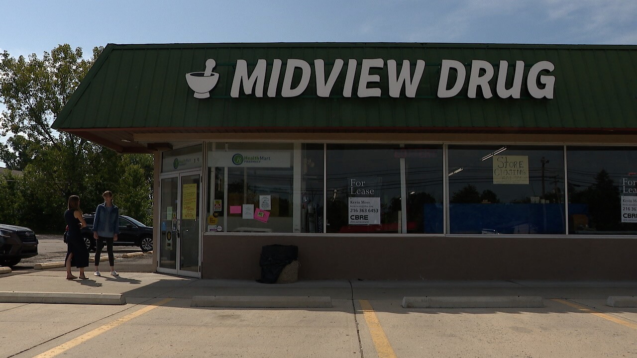 09-15-26 GRAFTON VILLAGE PHARMACY midview drug.jpg
