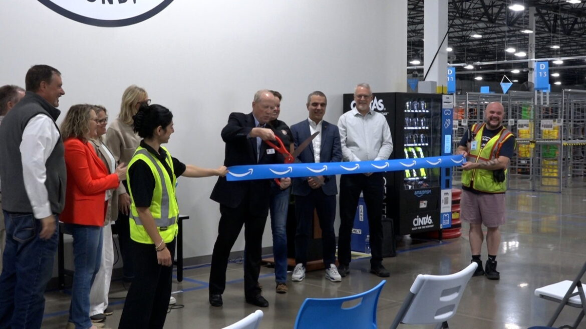 New Amazon facility adds over 300 jobs to central Oregon New Amazon facility adds over 300 jobs to central Oregon