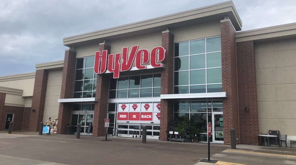 Hy-Vee’s manager problem? Upcoming layoffs and Iowa news briefs, July 2, 2026 Hy-Vee's manager problem? Upcoming layoffs and Iowa news briefs, July 2, 2026