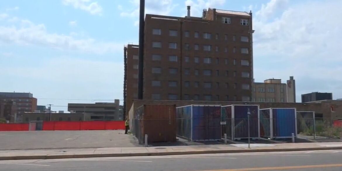 Downtown Wichita to get grocery store Downtown Wichita to get grocery store