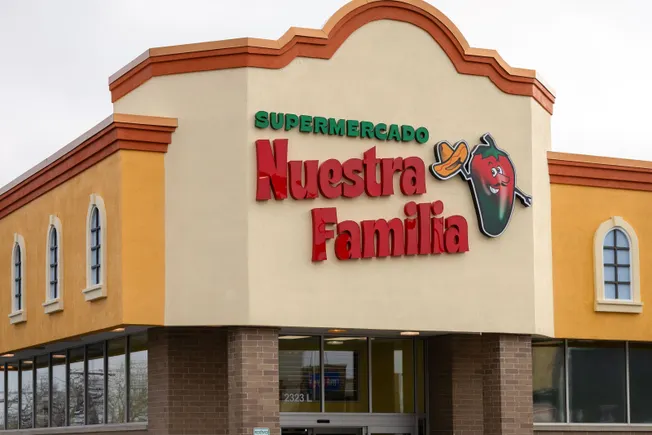 SpartanNash opens first small-format Supermercado Nuestra Familia SpartanNash opens first small-format Supermercado Nuestra Familia