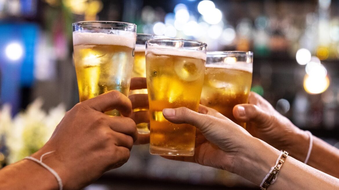 Mass. loosens alcohol laws temporarily this summer – NBC Boston Mass. loosens alcohol laws temporarily this summer – NBC Boston