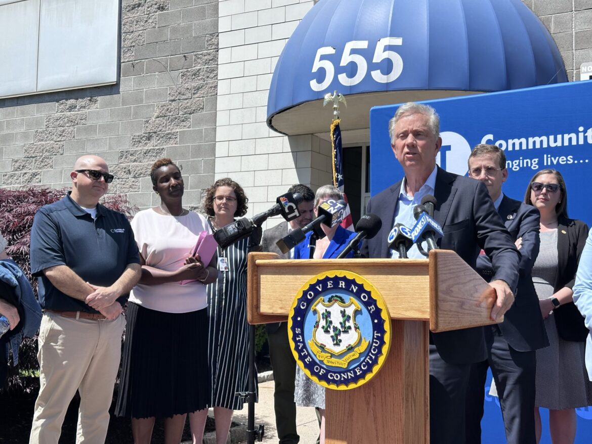 Lamont orders $300 grocery gift cards for residents losing SNAP Lamont orders $300 grocery gift cards for residents losing SNAP
