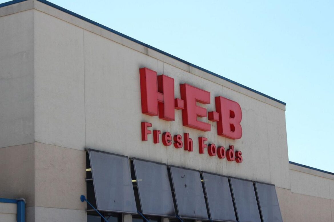 Lawton Residents Hope For H-E-B Store After CashSaver Closes