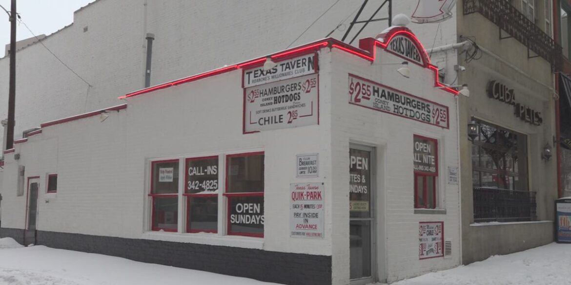 Some Roanoke restaurants remain open despite snow