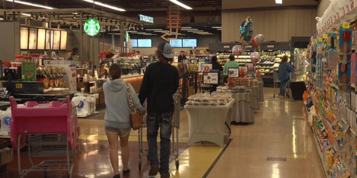 East Tennessee grocery stores see surge in shoppers ahead of winter weather East Tennessee grocery stores see surge in shoppers ahead of winter weather
