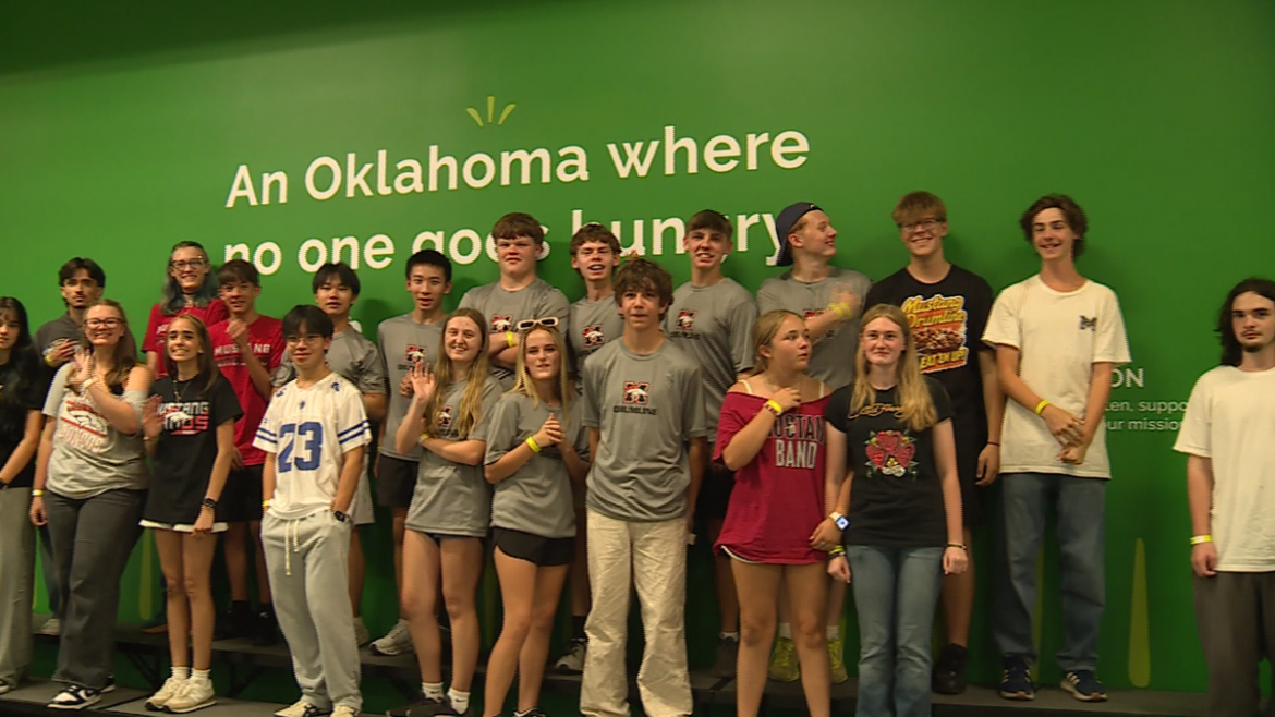 Mustang High School band students volunteer with Regional Food Bank of Oklahoma