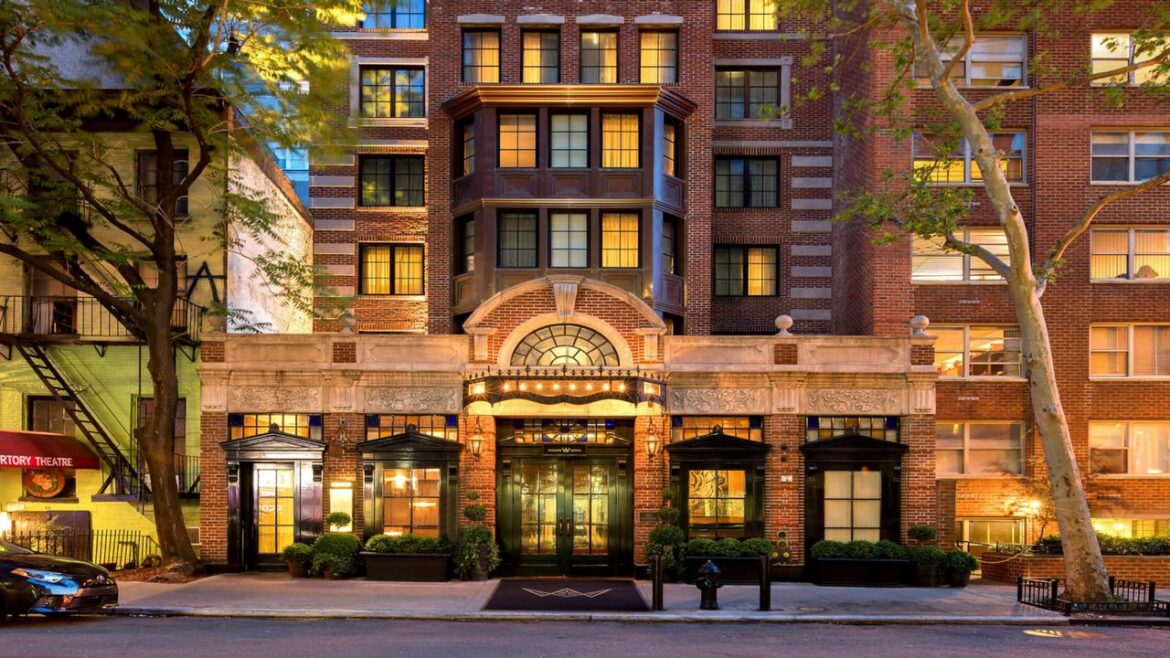 Did You Know You Can Book Hotels on Airbnb? All the Benefits, Explained Did You Know You Can Book Hotels on Airbnb? All the Benefits, Explained