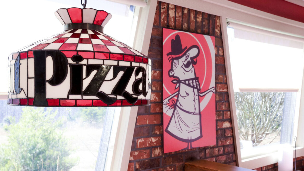 Florida's only Pizza Hut Classic is only around an hour away