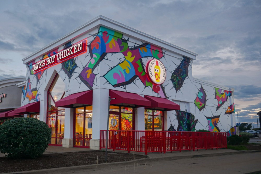 Dave’s Hot Chicken opens in Peoria Dave’s Hot Chicken opens in Peoria