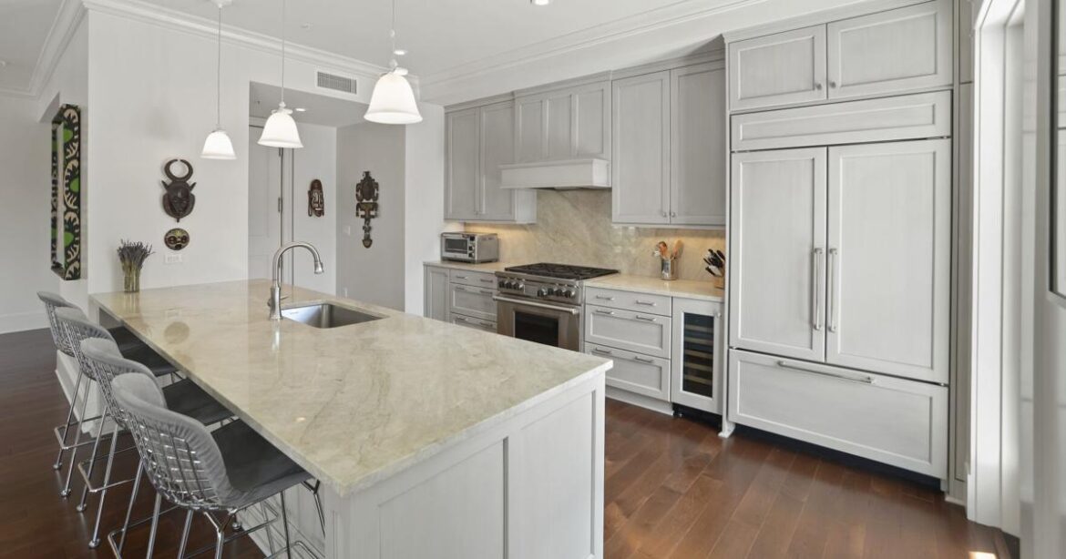 Warehouse District condo with terrace, parking for $2.15M | Home/Garden Warehouse District condo with terrace, parking for $2.15M | Home/Garden