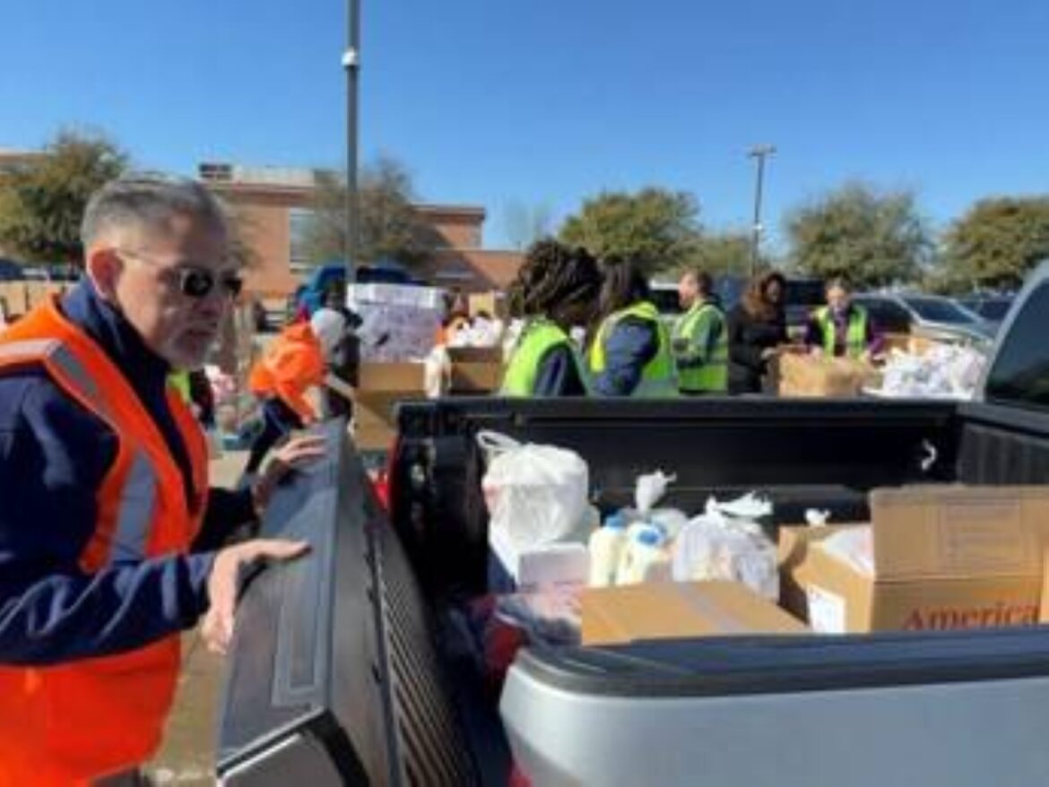 North Texas Food Bank, Dallas College, and UNIQLO Partner to Support Families Through Fall Food Distribution North Texas Food Bank, Dallas College, and UNIQLO Partner to Support Families Through Fall Food Distribution