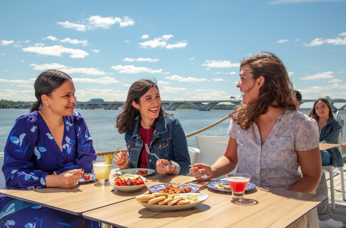 Where to Eat Outside in Alexandria: Patios, Porches, Beer Gardens and Rooftops Where to Eat Outside in Alexandria: Patios, Porches, Beer Gardens and Rooftops