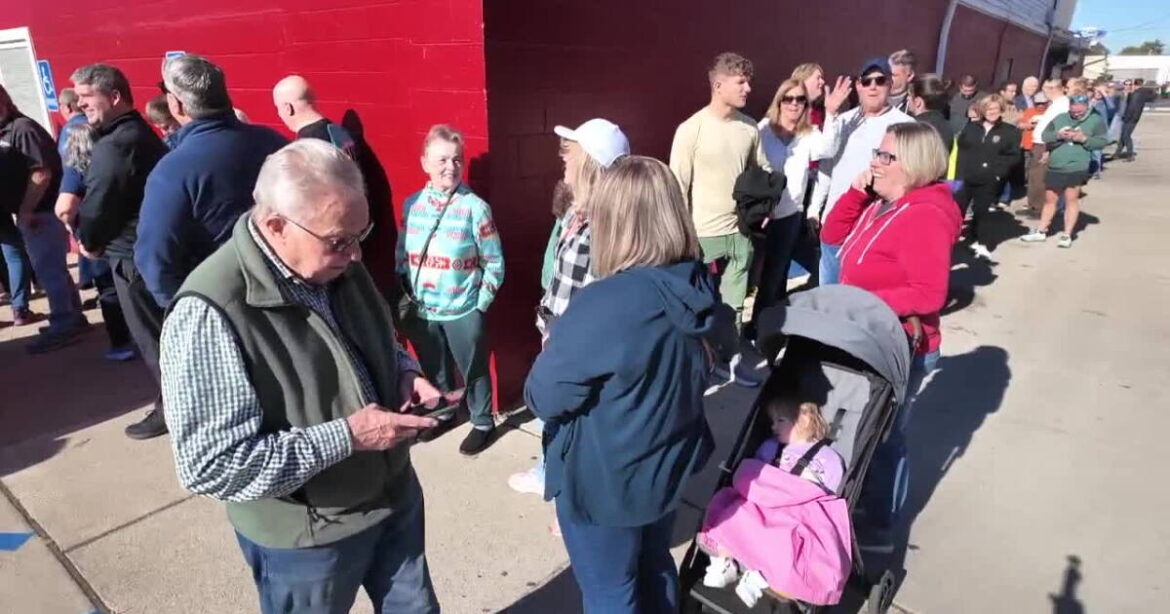 Interactive: Royal Oak’s Sign of the Beefcarver Is Closing After 70 Years Interactive: Royal Oak's Sign of the Beefcarver Is Closing After 70 Years