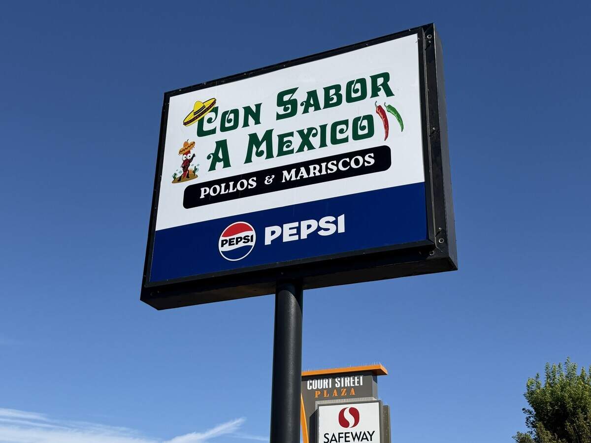 Con Sabor A Mexico’s new sign is up on 20th Ave.