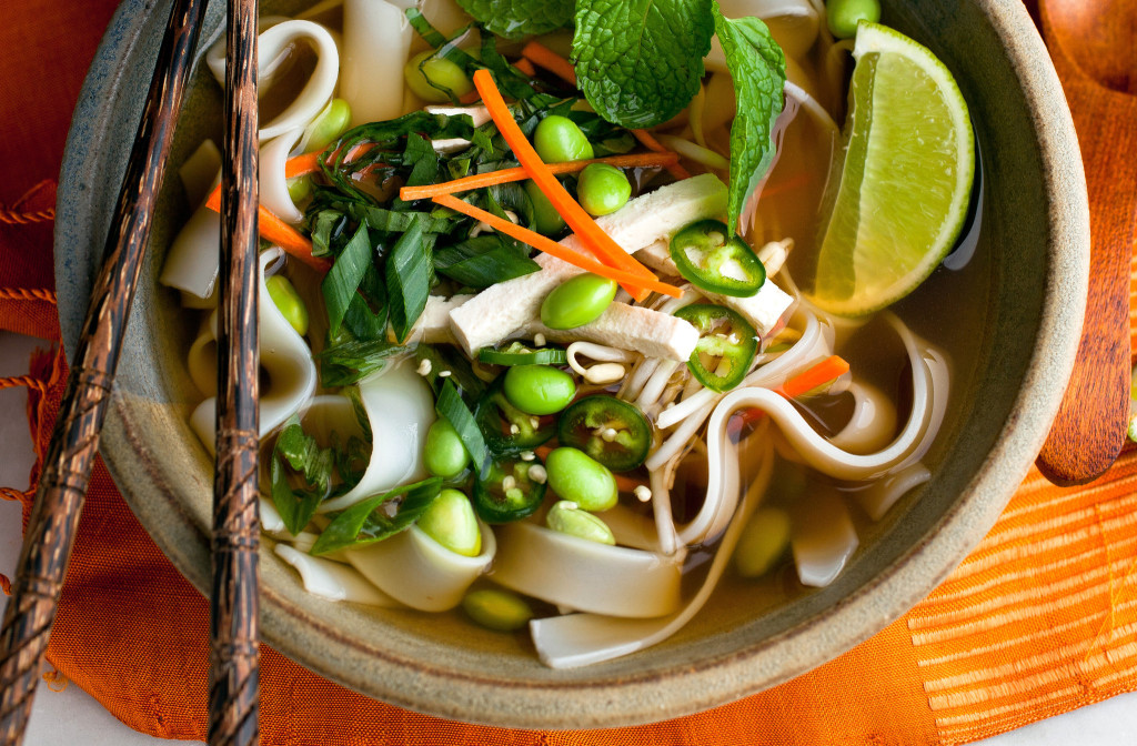 Vegan Phô With Carrots, Noodles and Edamame