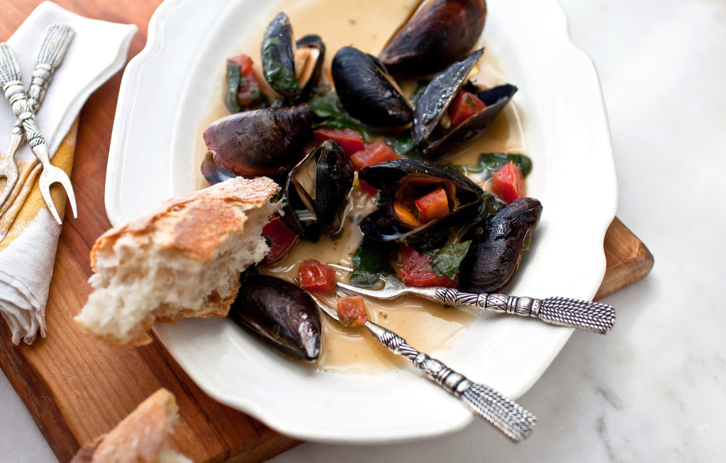 Oven-Roasted Mussels With Fresh Spinach