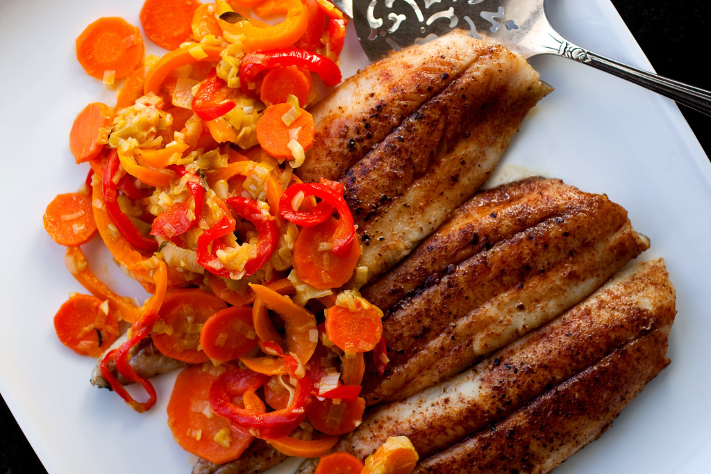 Pan-Seared Mackerel With Sweet Peppers and Thyme