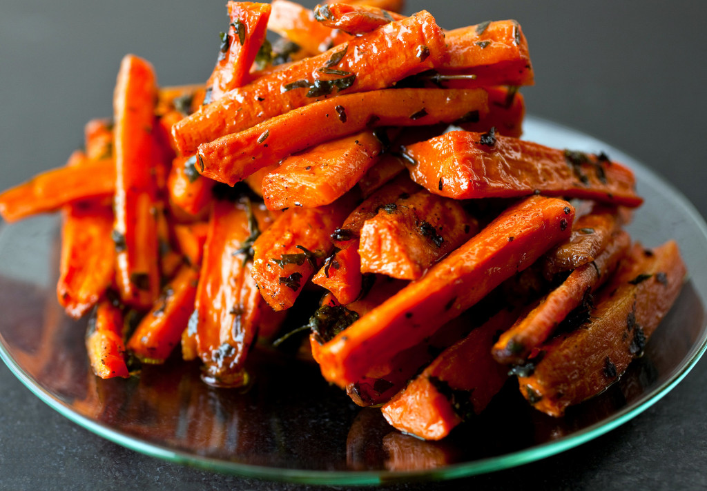 Roasted Carrots With Parsley and Thyme