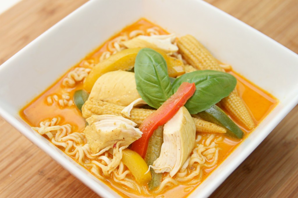 Curried Chicken with Noodles (Nouilles et Volaille a l’Indienne)