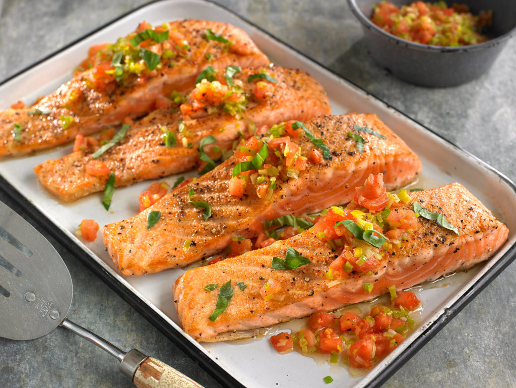 Sautéed Salmon With Leeks and Tomatoes